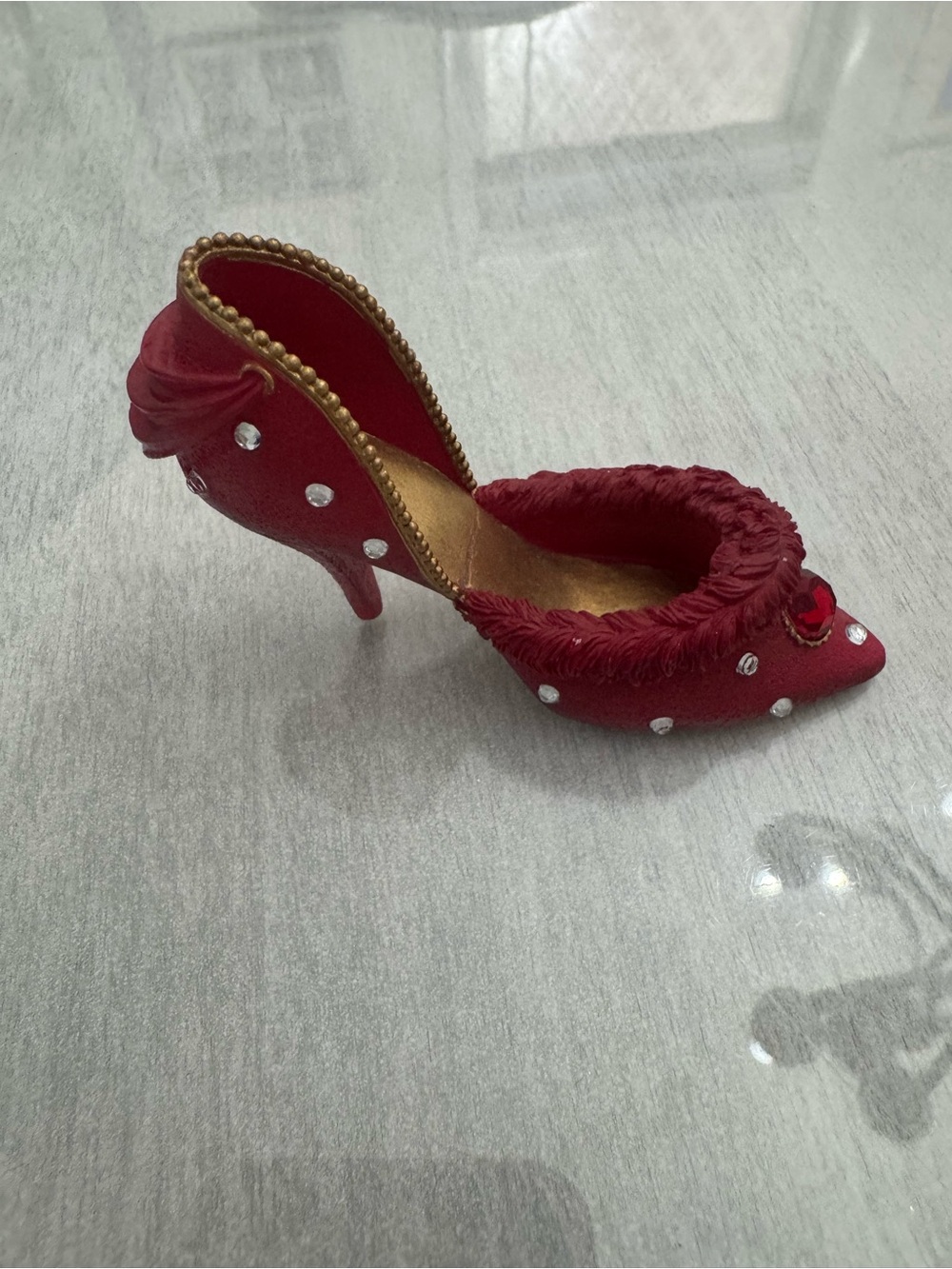 The Hamilton Collection Gone with the Wind In Step with Scarlett Shoe Figurine - Picture 6 of 9